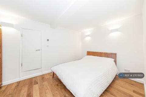 undefined, Lee High Road, London, SE12