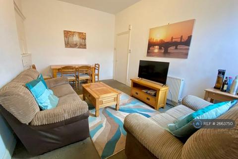 3 bedroom maisonette to rent, Myrtle Grove, Newcastle Upon Tyne, NE2