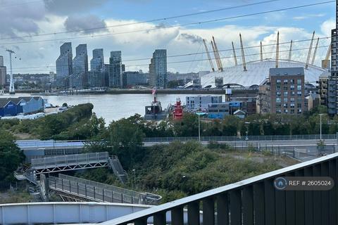 3 bedroom flat to rent, Tyburn Gardens, London, E16