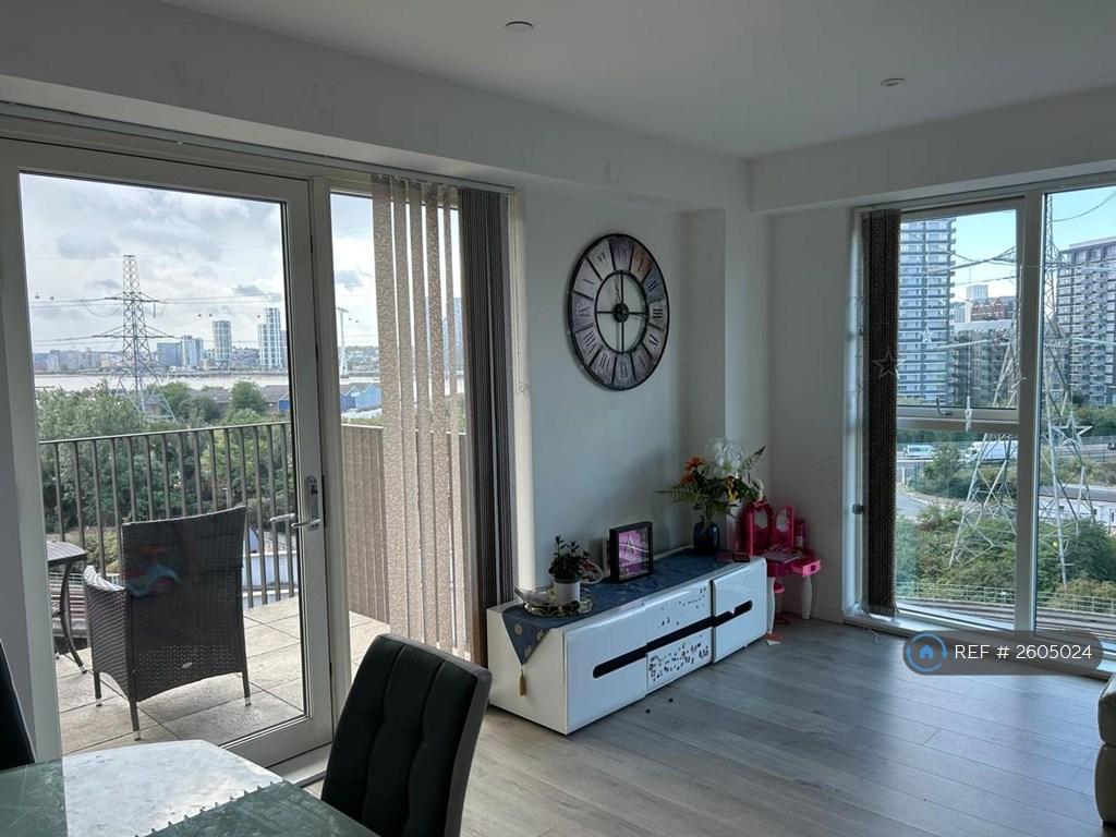 Spacious Well Lit (Sunlight) Living Room