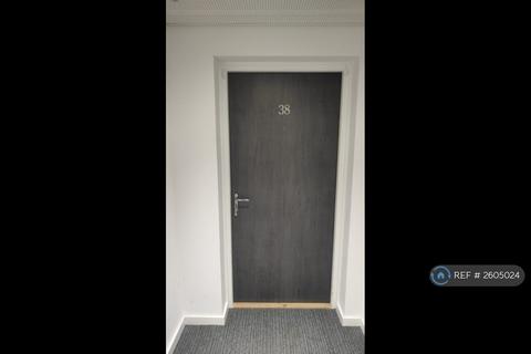 3 bedroom flat to rent, Tyburn Gardens, London, E16