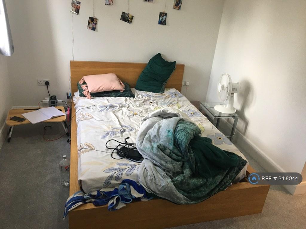 Double Bed 1 With Bed &amp; Mattress