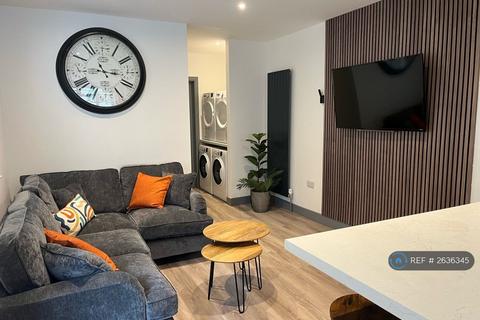 1 bedroom in a house share to rent, Chichester Road, Portsmouth, PO2