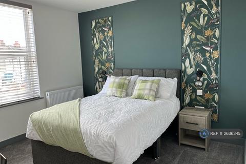 1 bedroom in a house share to rent, Chichester Road, Portsmouth, PO2