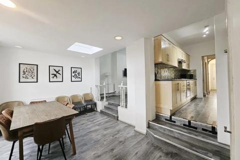 undefined, Golders Rise, Hendon