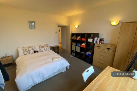 2 bedroom flat to rent, Drake House, London, E1