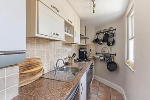 2 bedroom apartment to rent, Meadfoot Lane, Torquay TQ1