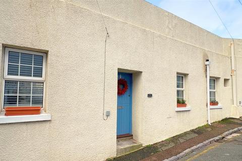 2 bedroom apartment to rent, Meadfoot Lane, Torquay TQ1