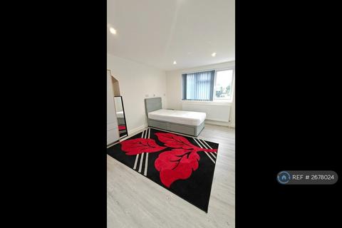 undefined, Victoria Avenue, Uxbridge, UB10