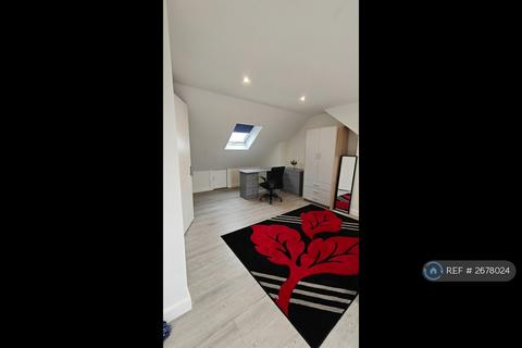 undefined, Victoria Avenue, Uxbridge, UB10