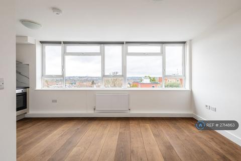 undefined, Ballards Lane, London, N3