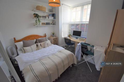 6 bedroom semi-detached house to rent, Blenheim Road, Reading, RG1