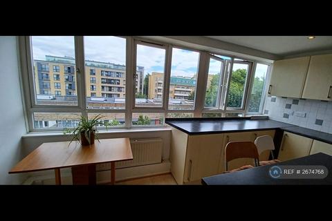 3 bedroom maisonette to rent, Clearbrook Way, London, E1