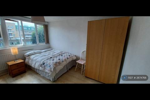 3 bedroom maisonette to rent, Clearbrook Way, London, E1