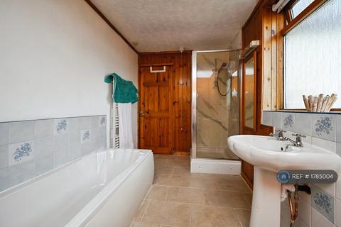 3 bedroom semi-detached house to rent, Osbourne Street, Nottingham, NG17