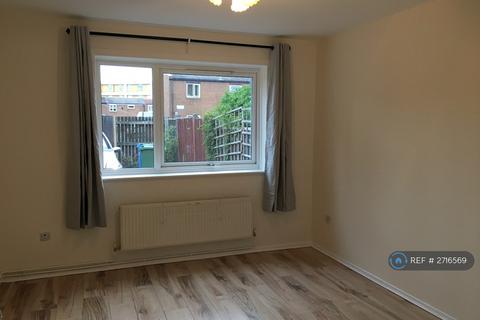 3 bedroom end of terrace house to rent, Holker Close, Manchester, M13