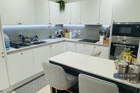2 bedroom flat to rent, Bond Apartments, Harrow, HA1