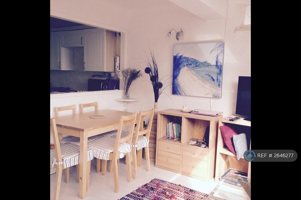 Dining/ Living