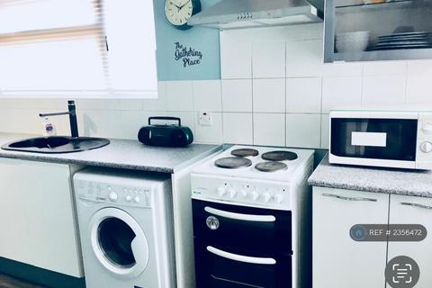 3 bedroom flat to rent, Carlingford Court, Bognor Regis, PO21