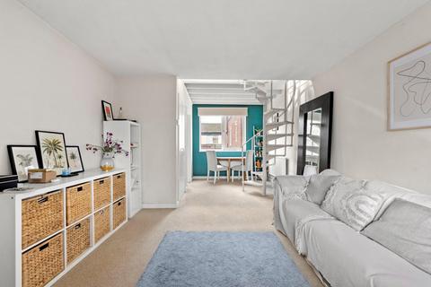 undefined, East Smithfield, London