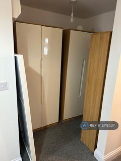 1 bedroom in a house share to rent, Elm Road, London, E7