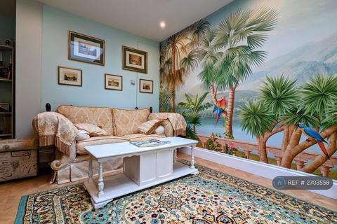 1 bedroom flat to rent, Cromford Road, London, SW18