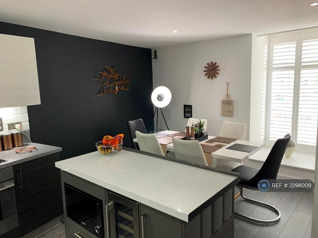 Dining Area 1