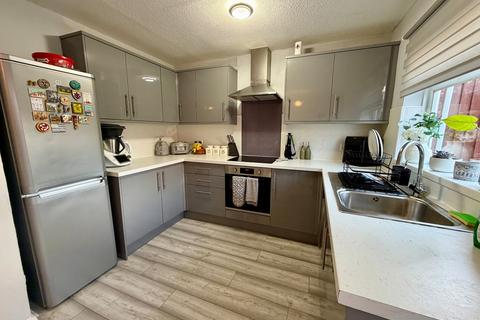 2 bedroom terraced house to rent, Rainsbrook Drive, Shirley, Solihull, West Midlands, B90