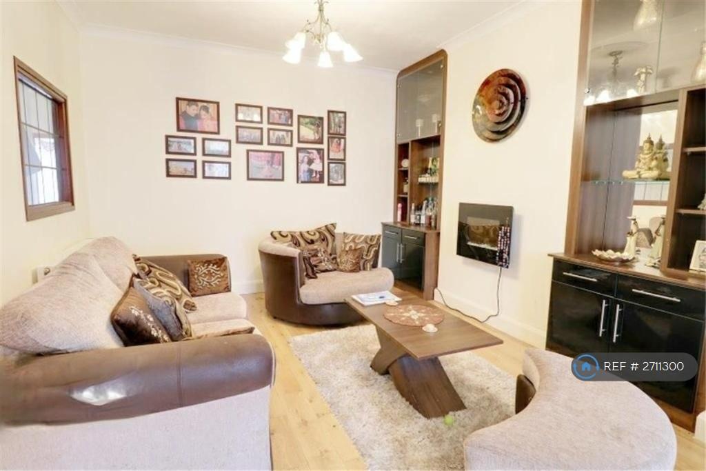 Lounge/Fireplace