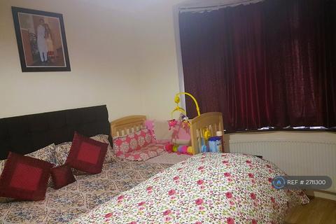 undefined, Melbourne Gardens, Romford, RM6
