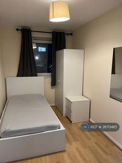 1 bedroom in a house share to rent, Cowbridge Lane, Barking, IG11