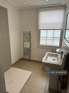 4 bedroom terraced house to rent, Spencer Square, Ramsgate, CT11