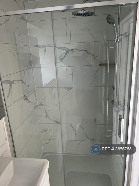 En-Suite Bedroom 1