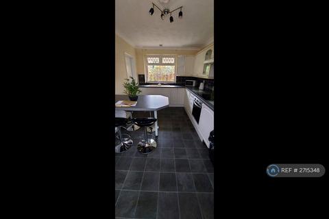4 bedroom semi-detached house to rent, Wheatley Road, Norwich, NR2