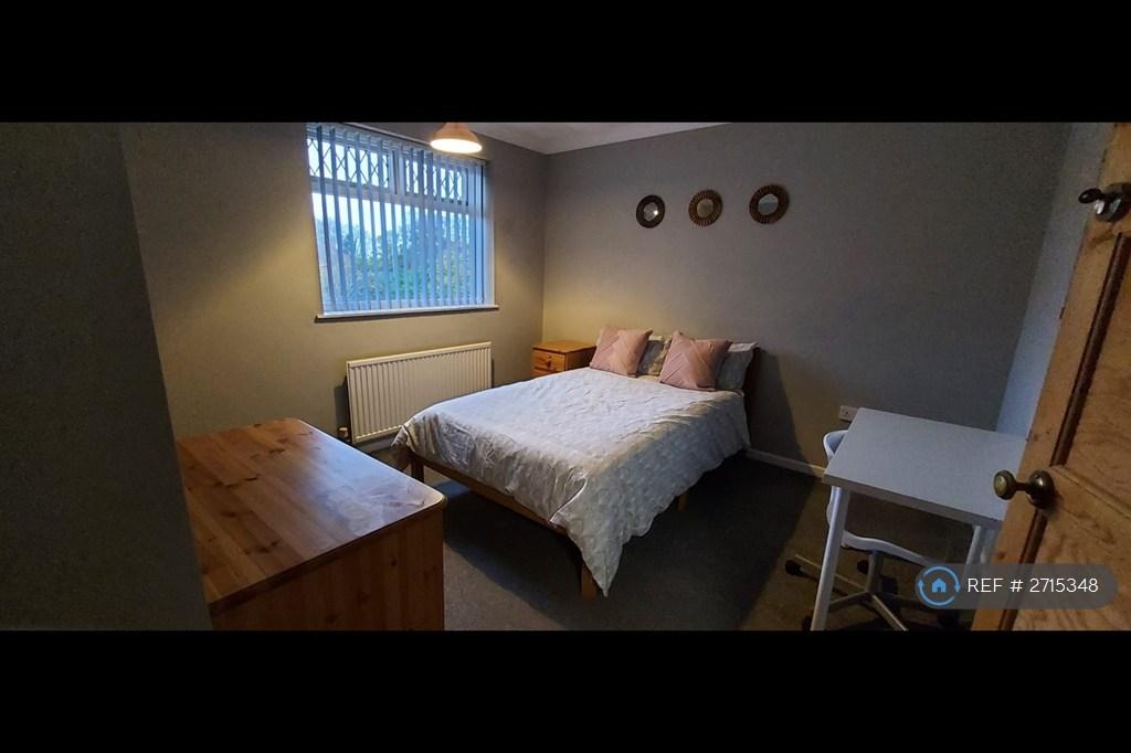 Large Bedroom