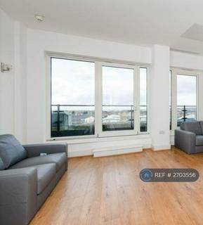 2 bedroom flat to rent, Cadogan Road, London, SE18