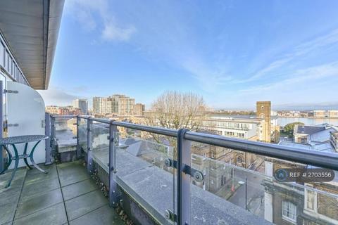 2 bedroom flat to rent, Cadogan Road, London, SE18