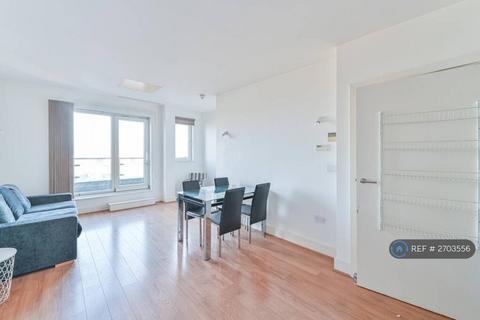 2 bedroom flat to rent, Cadogan Road, London, SE18