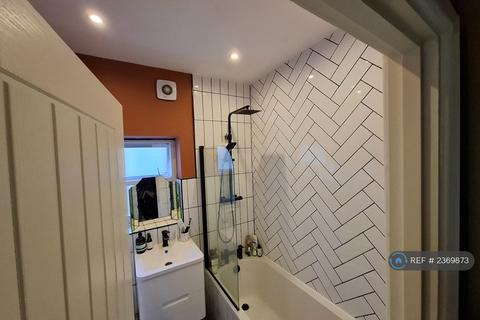 1 bedroom flat to rent, Norman Road, London, E11