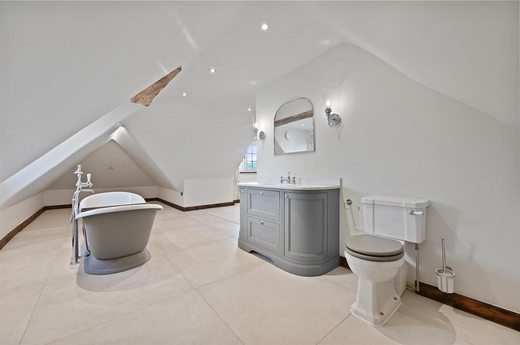 Ensuite 2.jpg