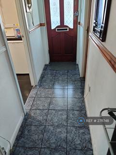4 bedroom flat to rent, Howcroft House, London, E3