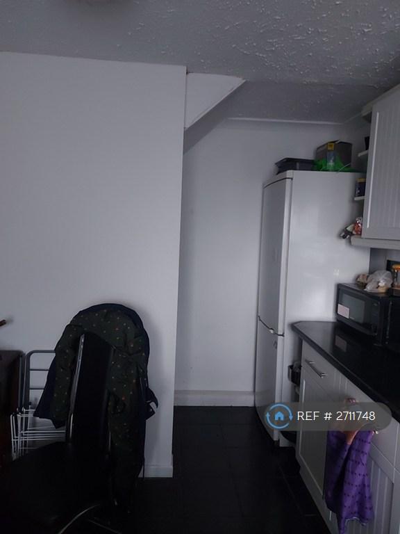 Kitchen (Picture 3)