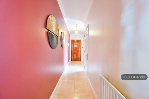 2 bedroom flat to rent, Shoot Up Hill, London, NW2