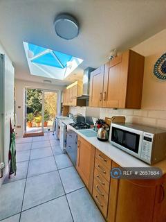 4 bedroom terraced house to rent, Princes Road, Romford, RM1