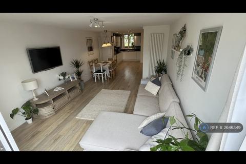 3 bedroom maisonette to rent, Sunbury Lane Battersea, London, SW11