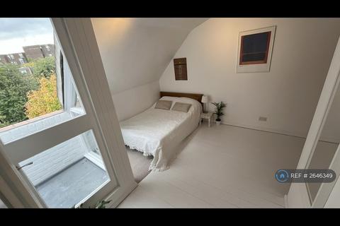 3 bedroom maisonette to rent, Sunbury Lane Battersea, London, SW11