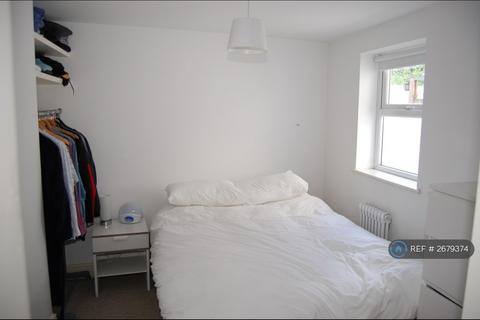 undefined, Probert Rd, London, SW2