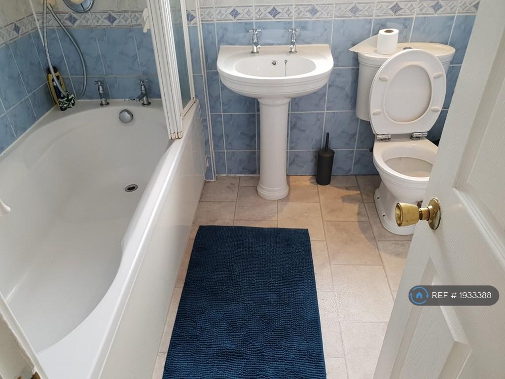 Main Bathroom