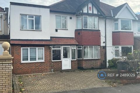 undefined, Lulworth Avenue, Hounslow, TW5