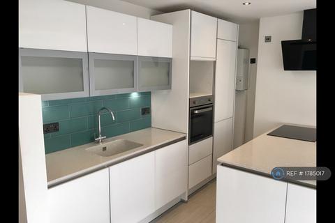 undefined, Queens Road, Weybridge, KT13